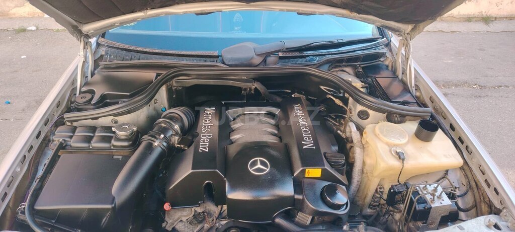 Mercedes C 240