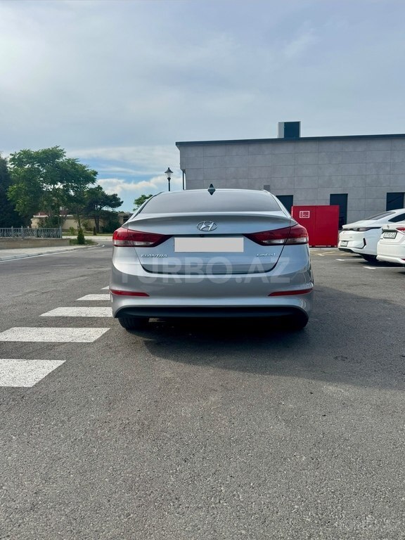 Hyundai Elantra