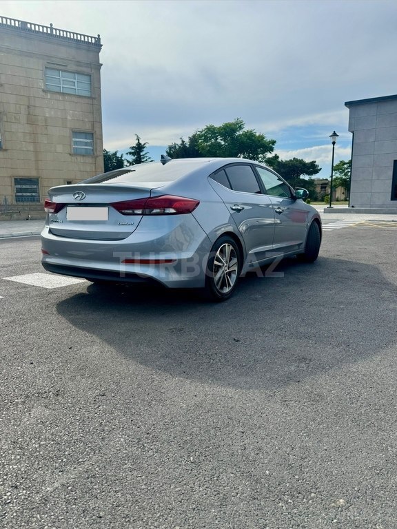 Hyundai Elantra