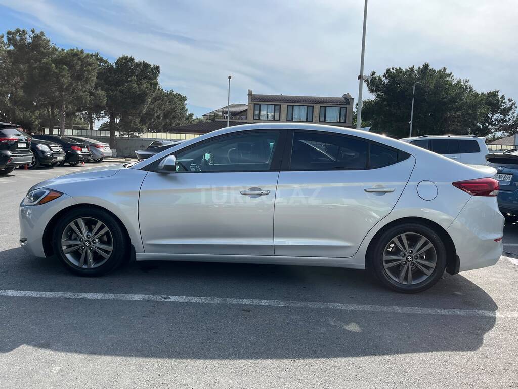 Hyundai Elantra