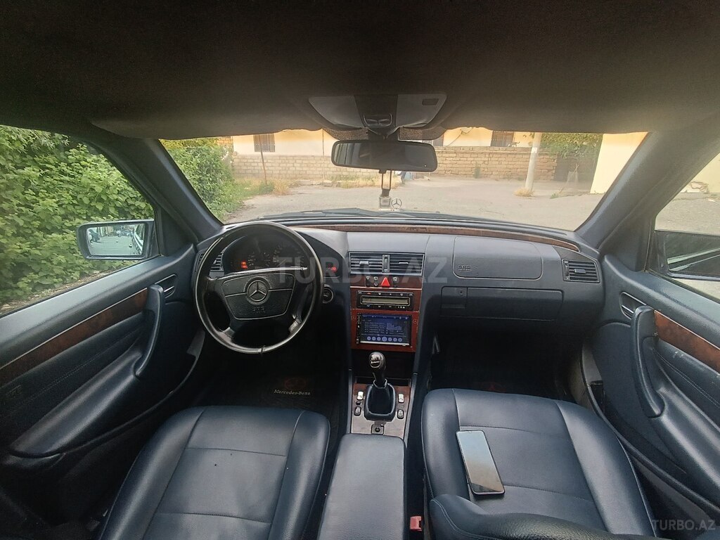 Mercedes C 180