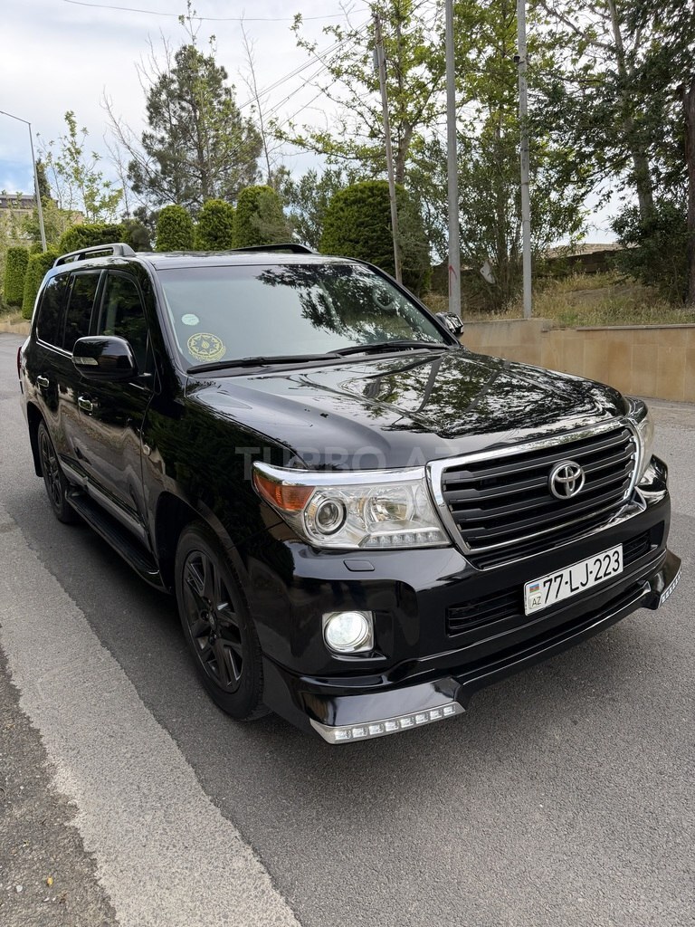 Toyota Land Cruiser