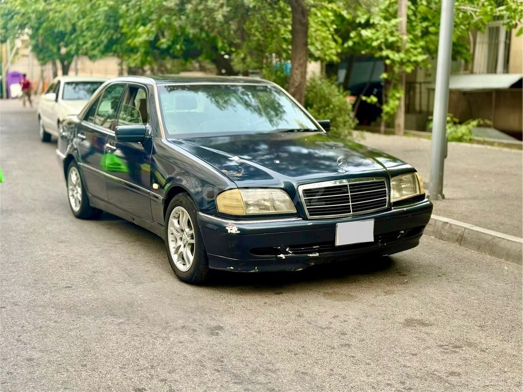 Mercedes C 230