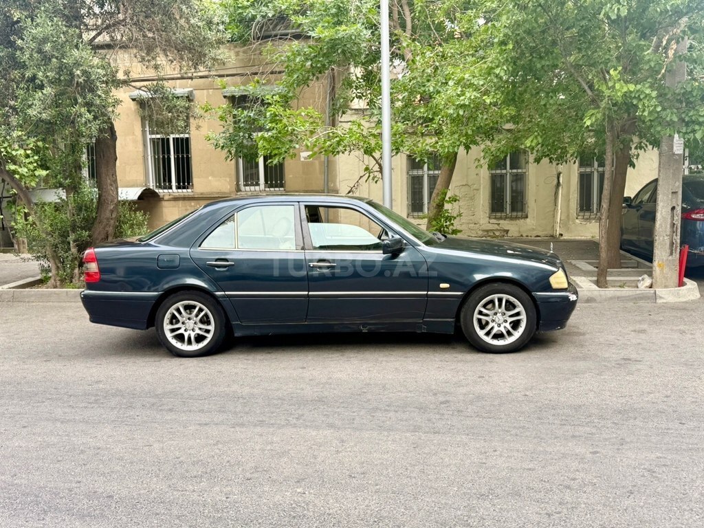Mercedes C 230