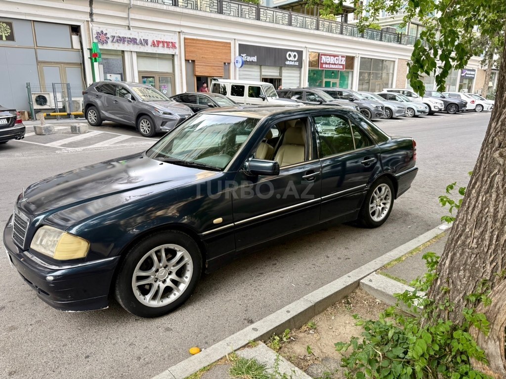 Mercedes C 230
