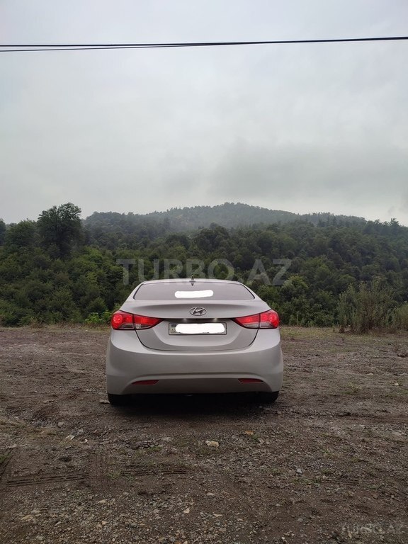 Hyundai Elantra