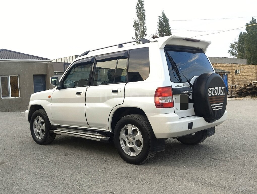 Mitsubishi Pajero io