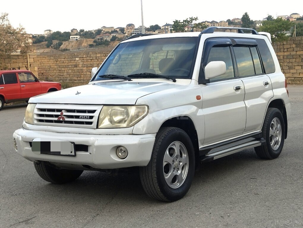 Mitsubishi Pajero io