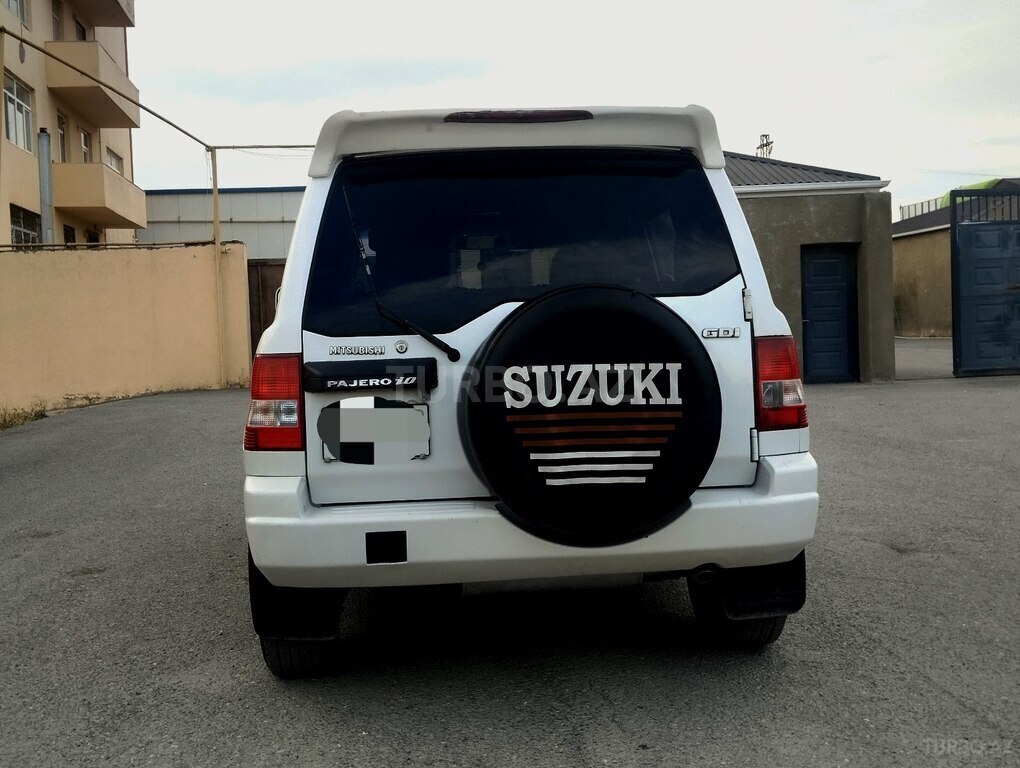 Mitsubishi Pajero io