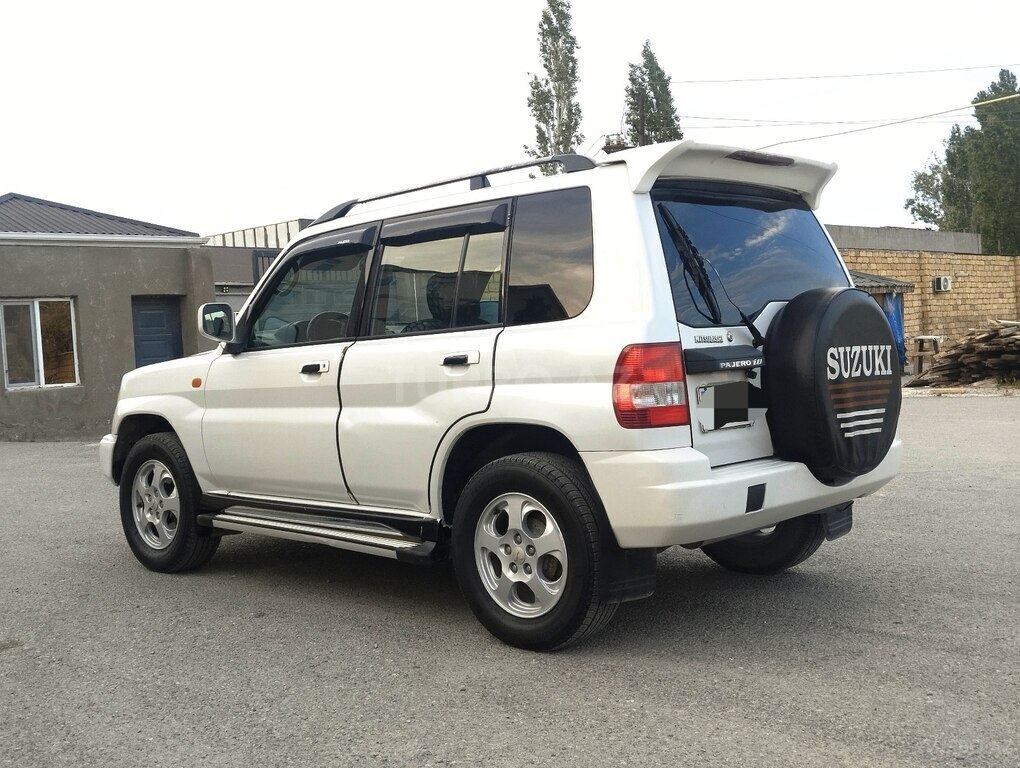 Mitsubishi Pajero io