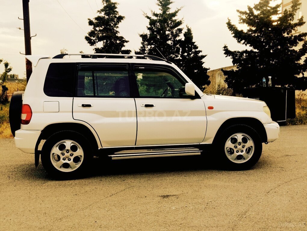 Mitsubishi Pajero io