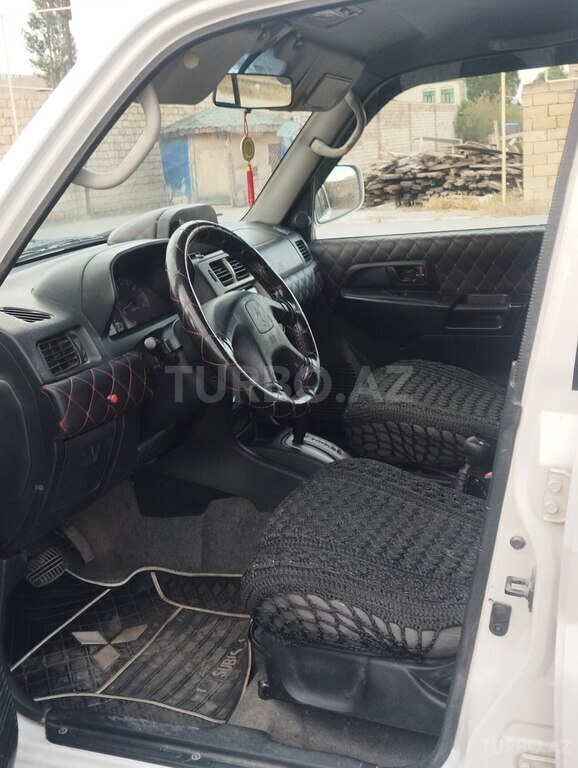 Mitsubishi Pajero io