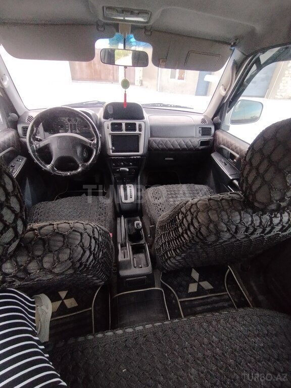 Mitsubishi Pajero io