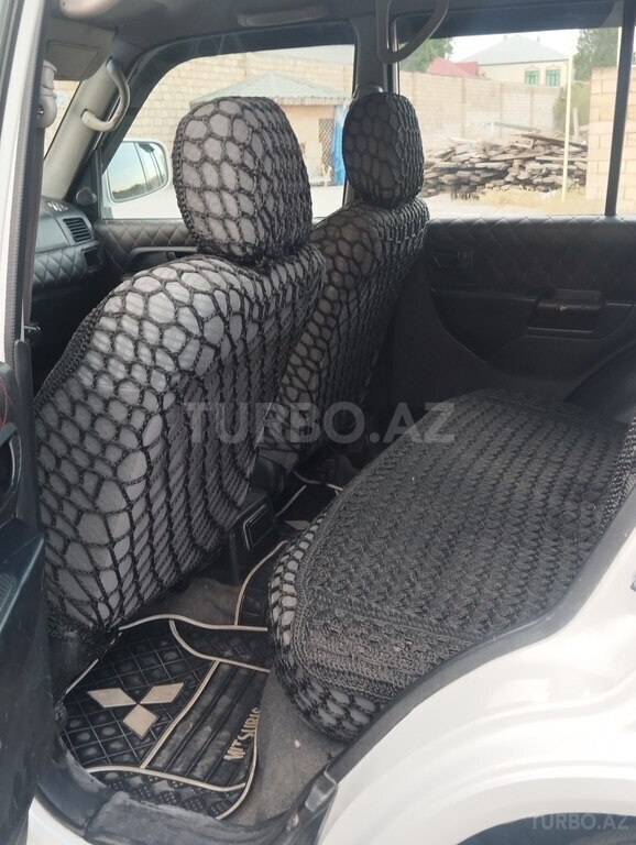 Mitsubishi Pajero io