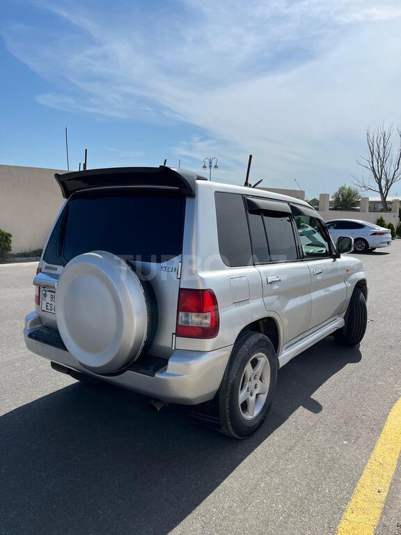 Mitsubishi Pajero io