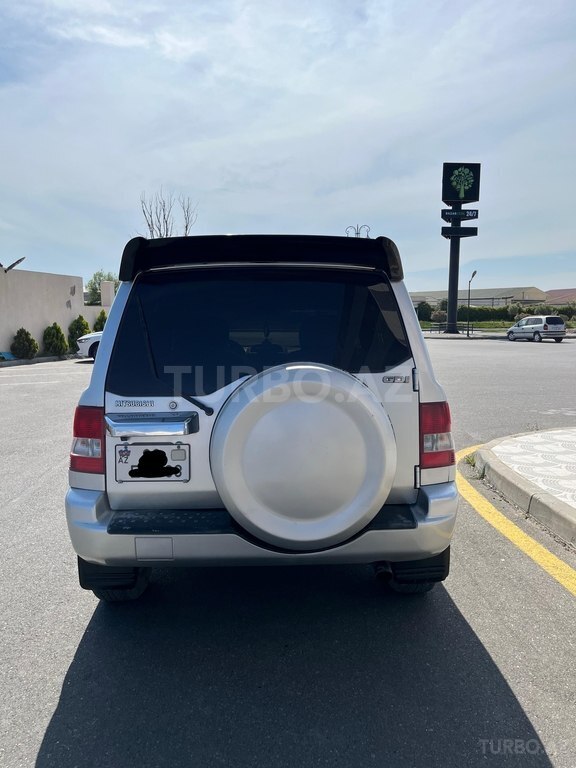 Mitsubishi Pajero io