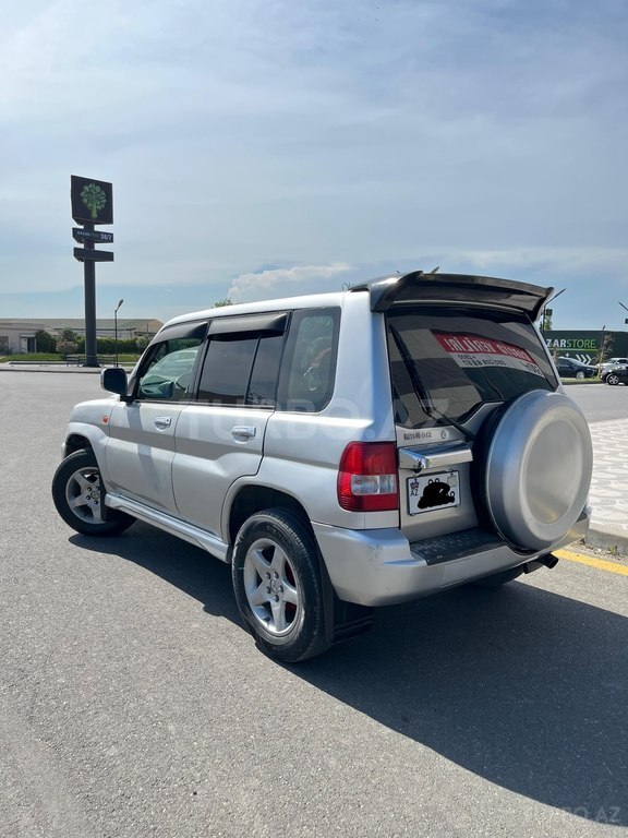 Mitsubishi Pajero io