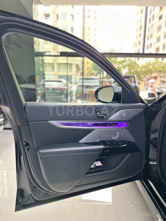 BMW i7