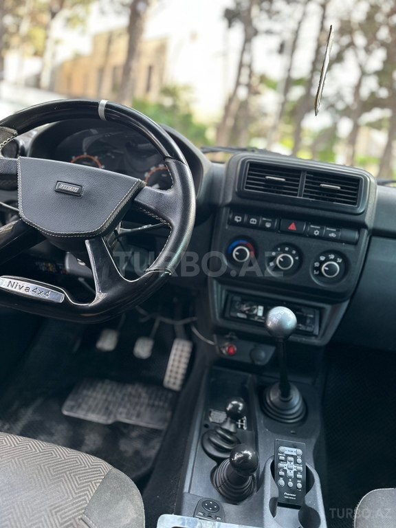 LADA (VAZ) Niva
