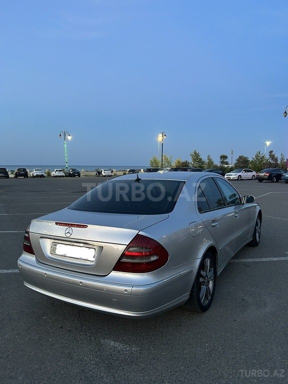 Mercedes E 220