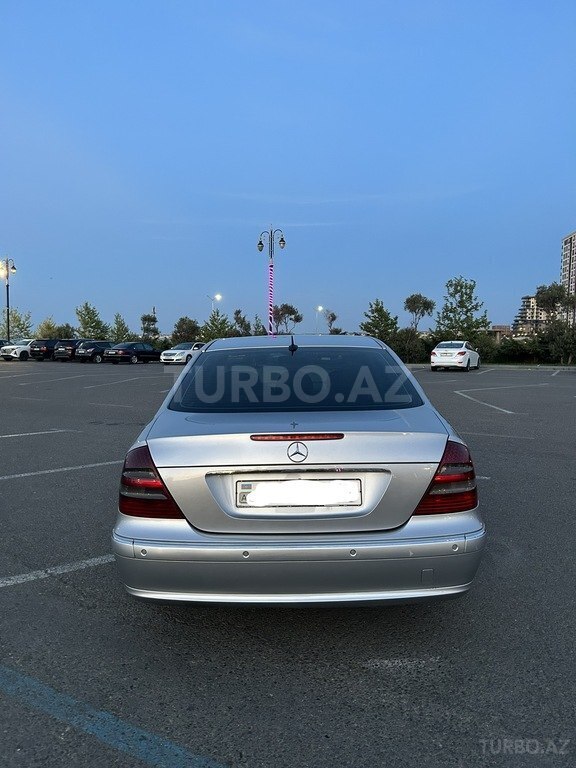 Mercedes E 220