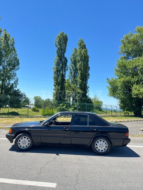 Mercedes 190