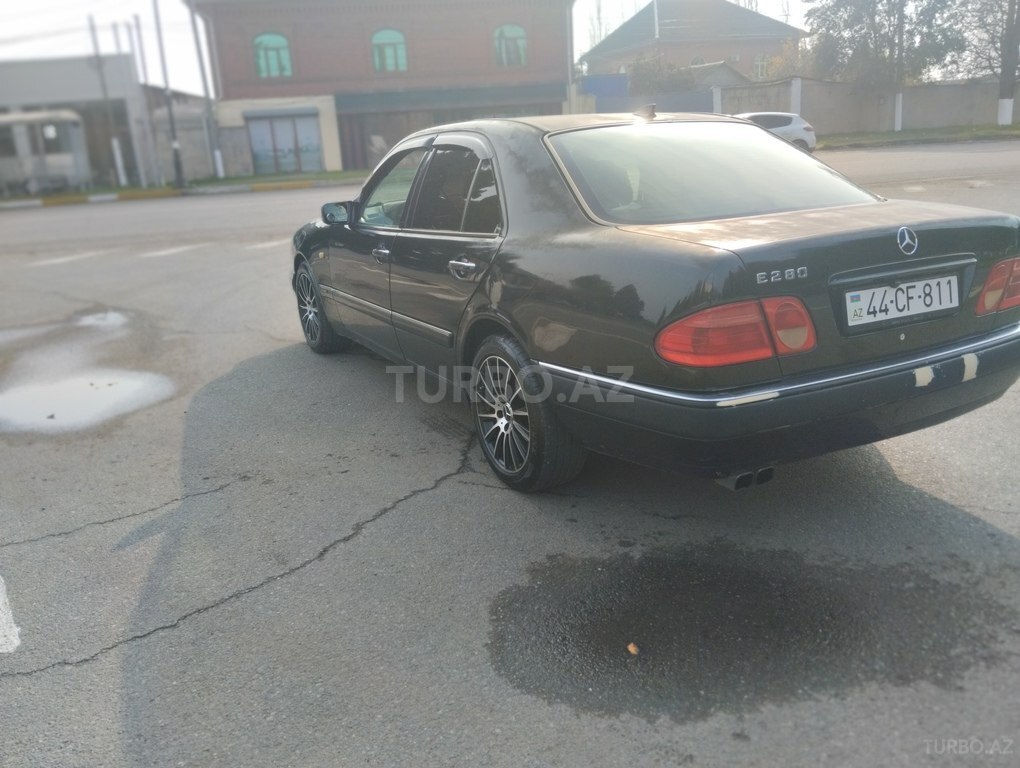 Mercedes E 280