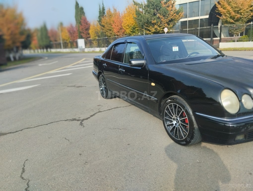 Mercedes E 280