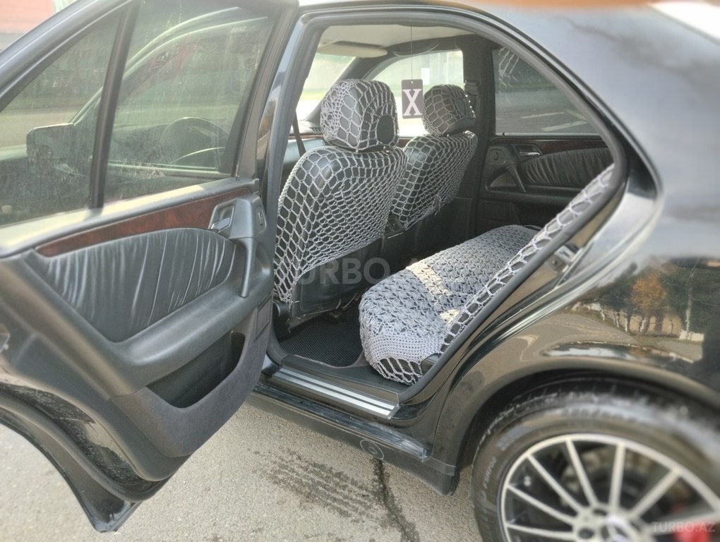 Mercedes E 280