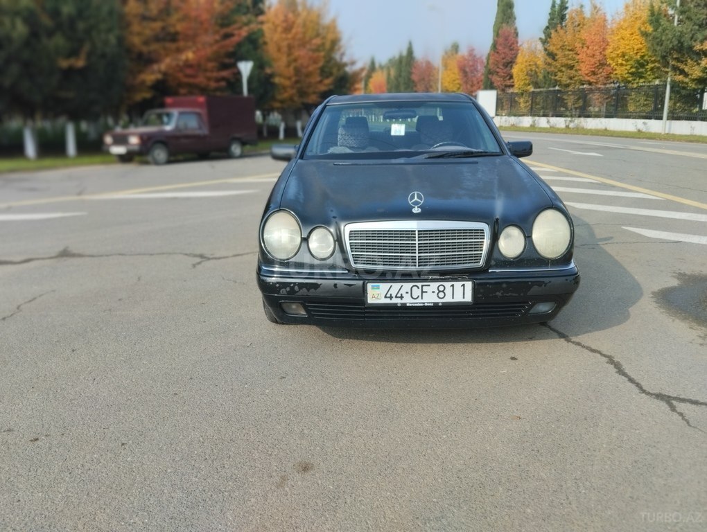 Mercedes E 280
