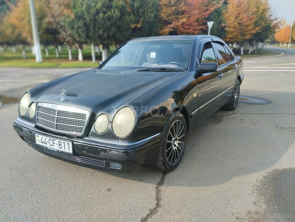 Mercedes E 280