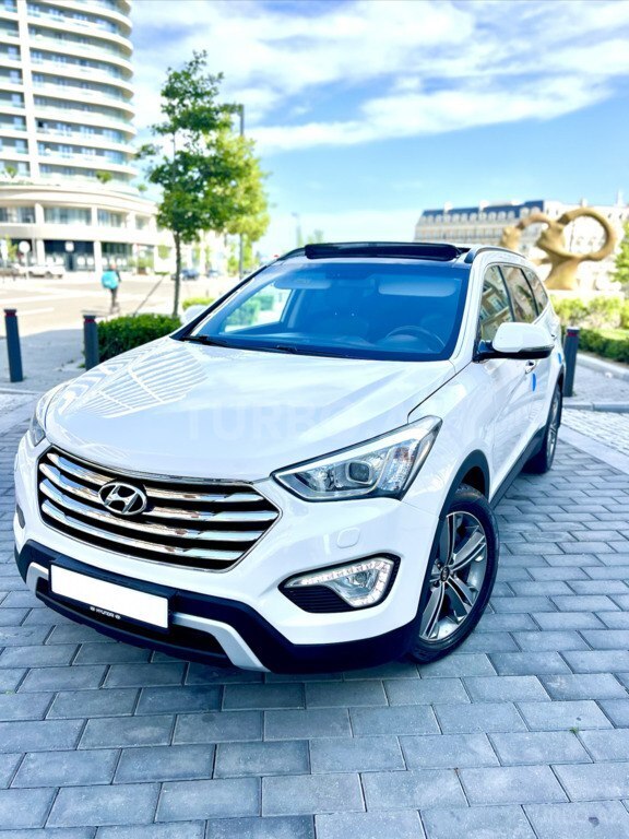 Hyundai Grand Santa Fe