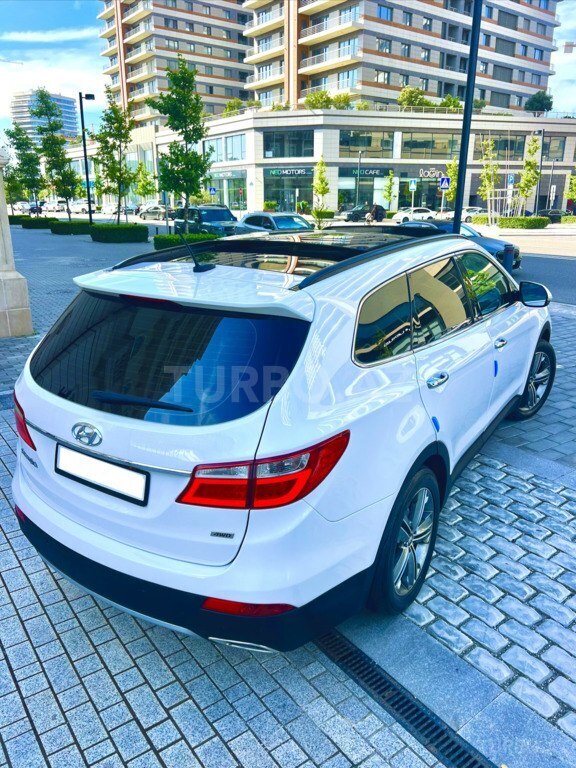 Hyundai Grand Santa Fe