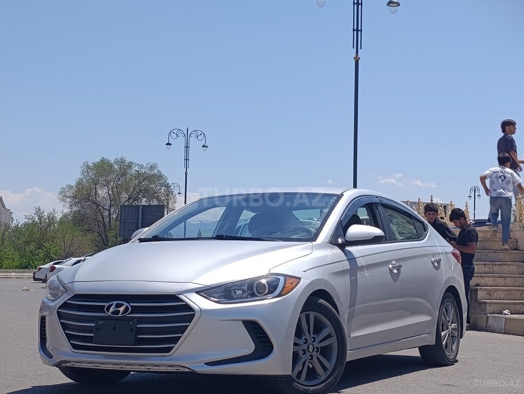Hyundai Elantra