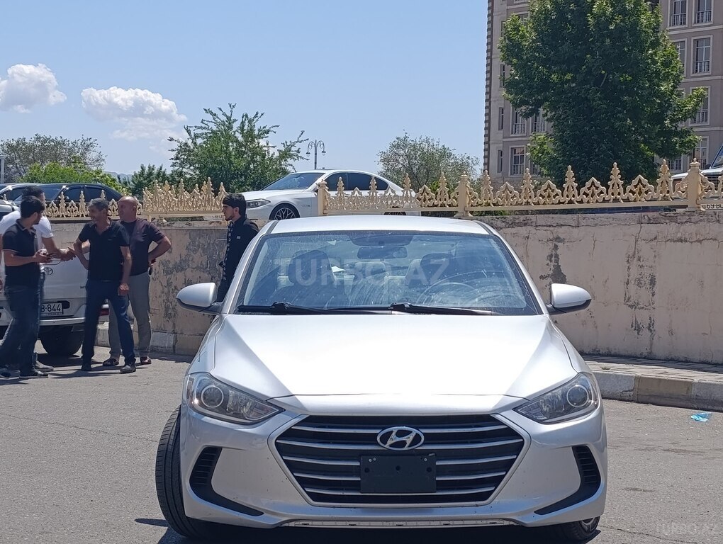 Hyundai Elantra