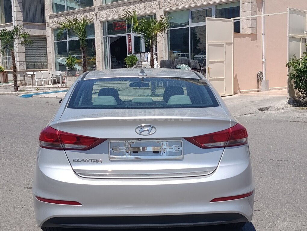 Hyundai Elantra