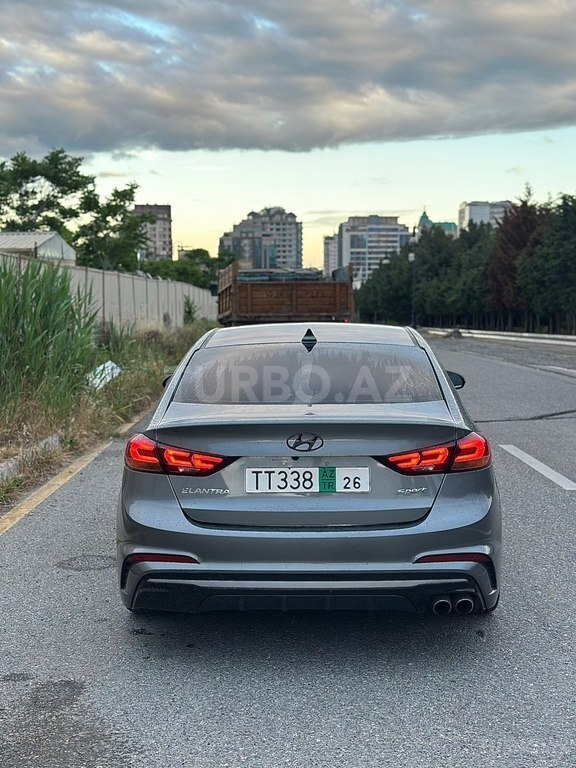 Hyundai Elantra