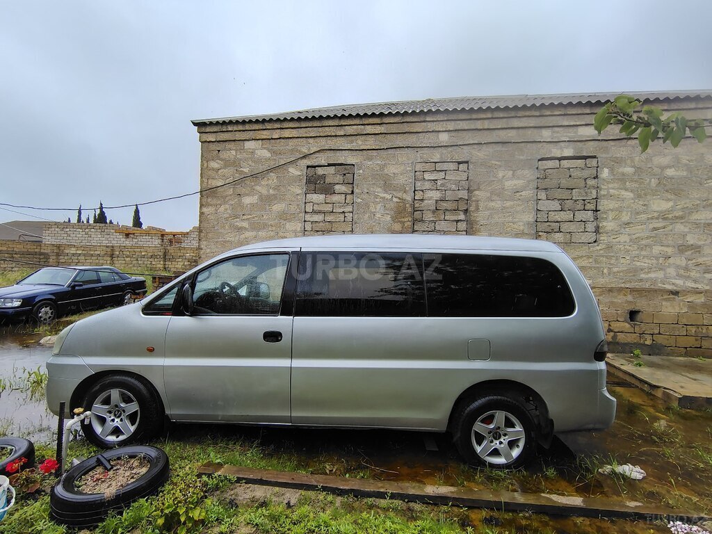 Hyundai H-1