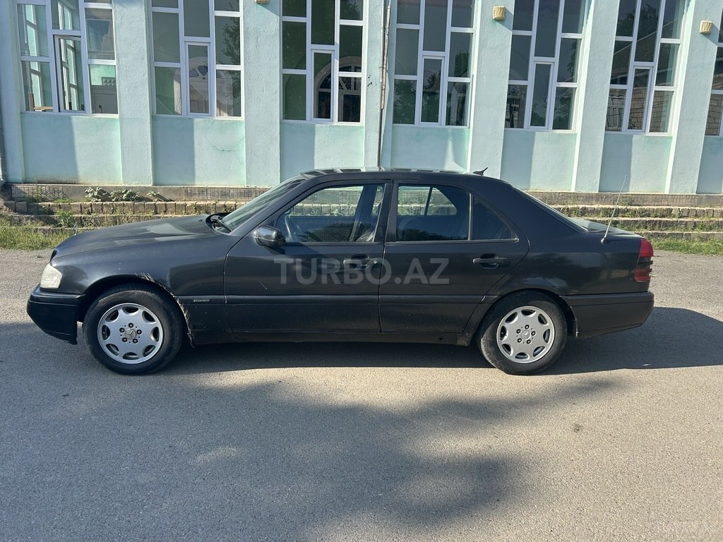 Mercedes C 180