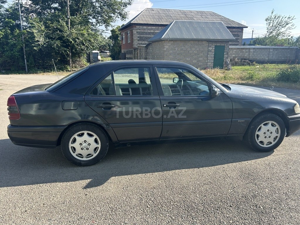 Mercedes C 180