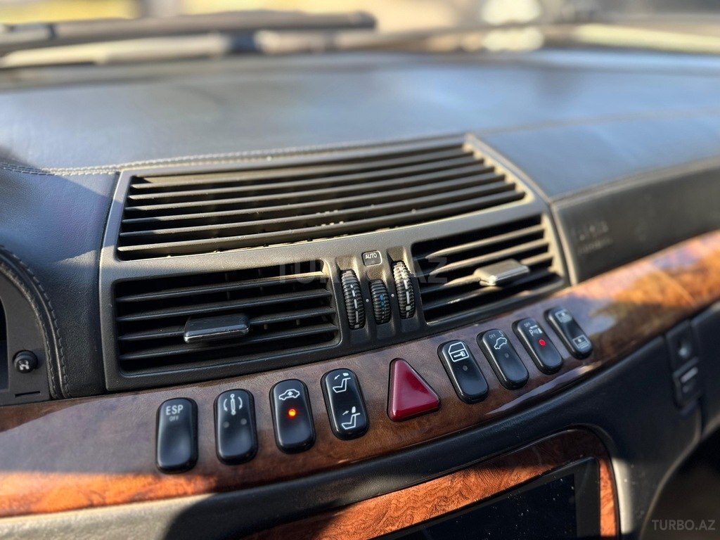 Mercedes S 320