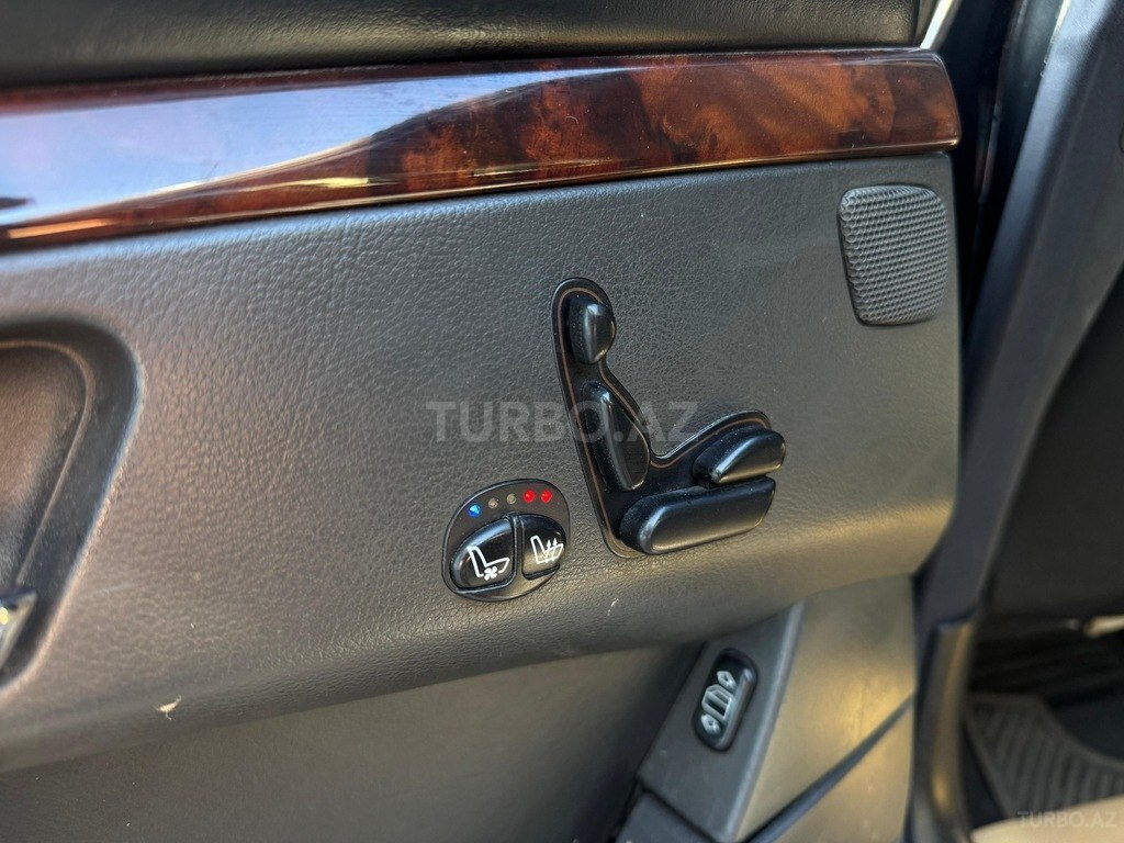 Mercedes S 320