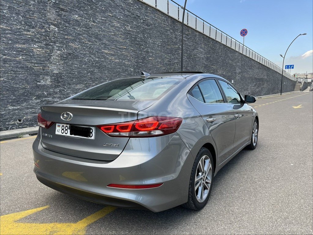 Hyundai Elantra