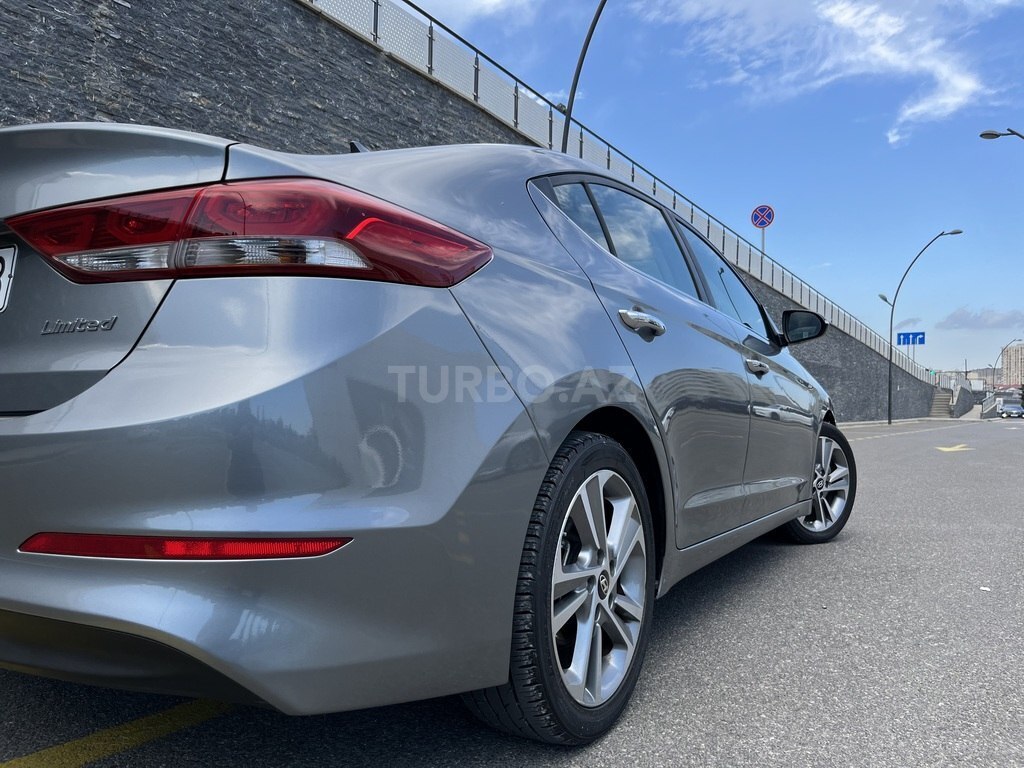Hyundai Elantra