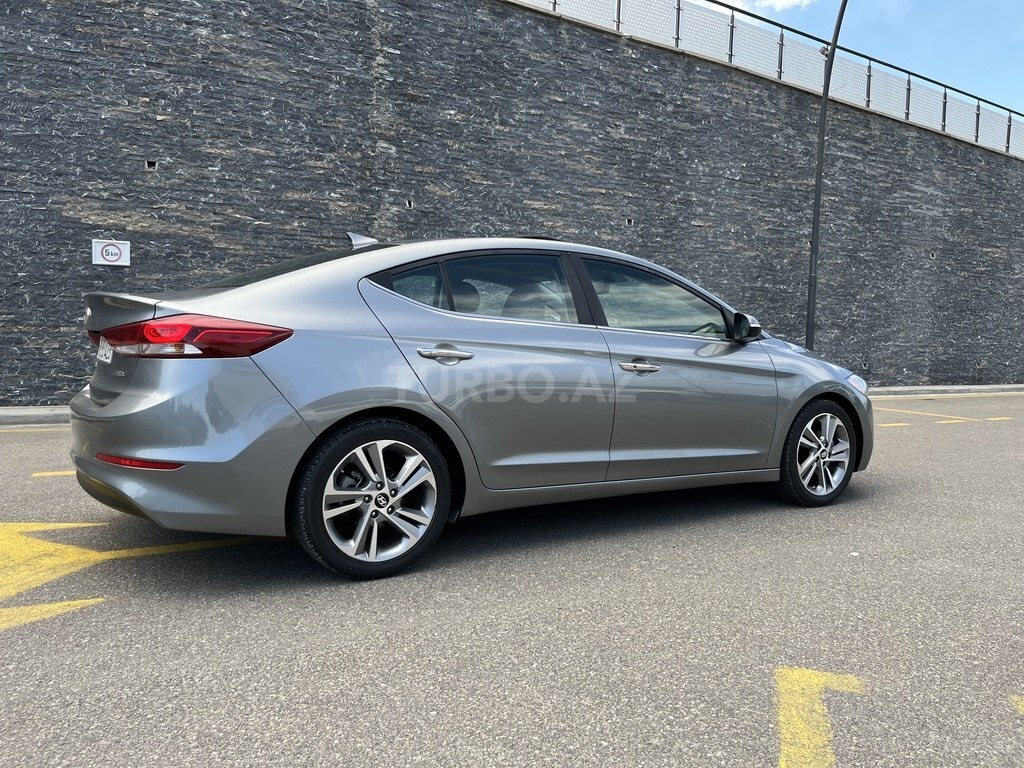 Hyundai Elantra