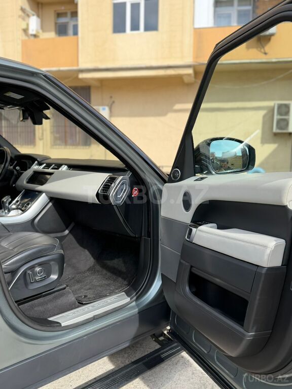 Land Rover RR Sport