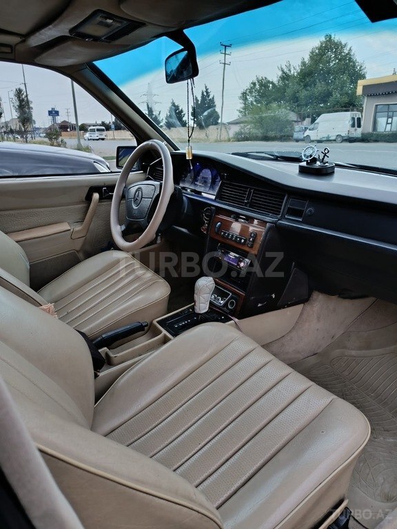 Mercedes 190