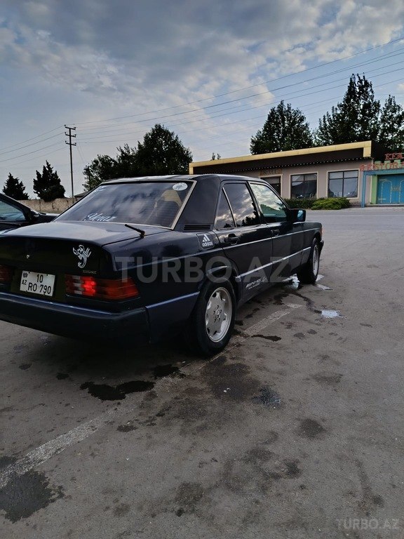 Mercedes 190