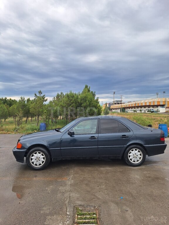 Mercedes C 180