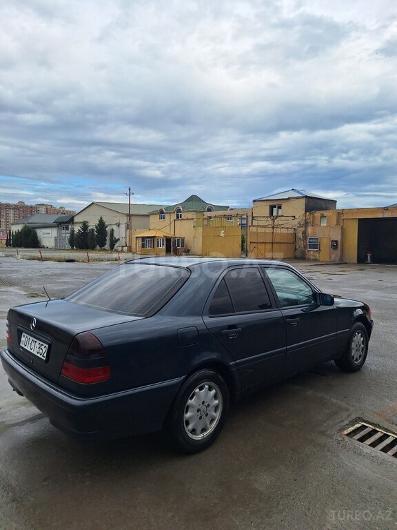 Mercedes C 180